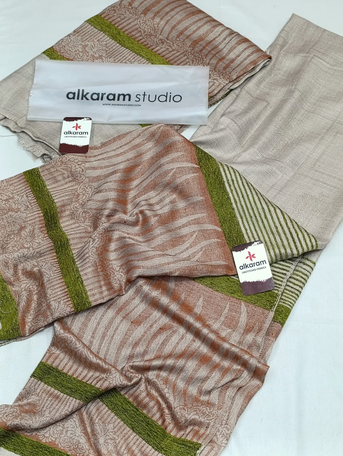 GENTS & LADIES PREMIUM SHAWLS