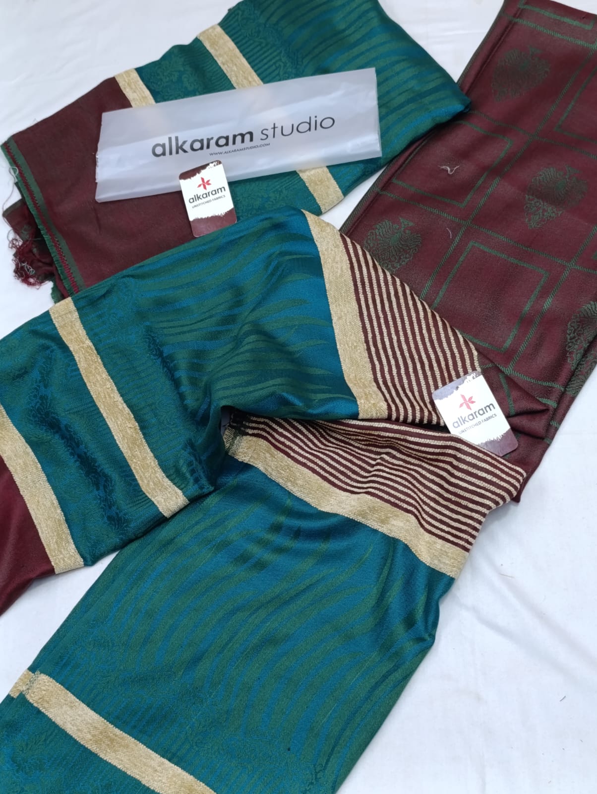 GENTS & LADIES PREMIUM SHAWLS