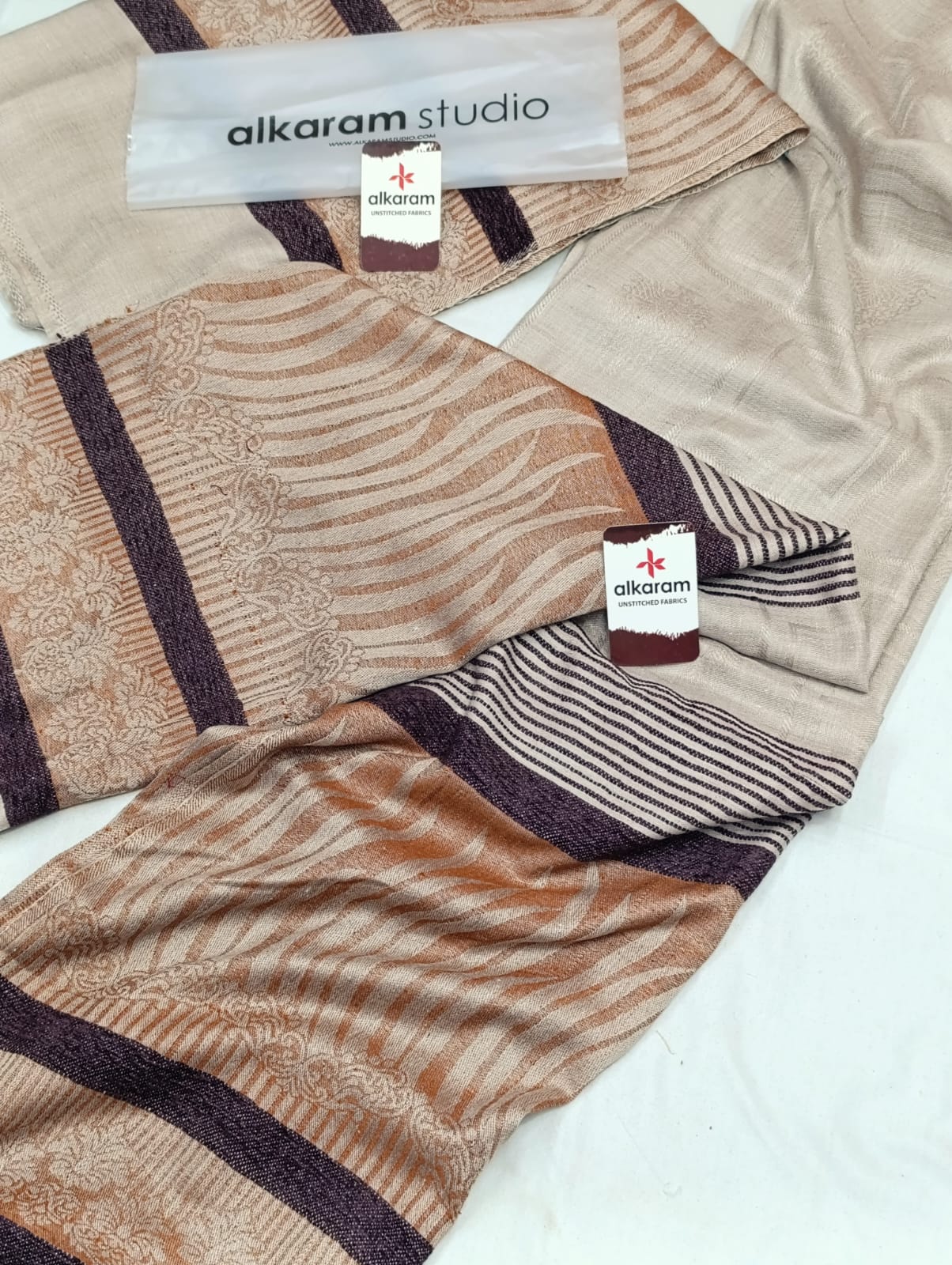 GENTS & LADIES PREMIUM SHAWLS