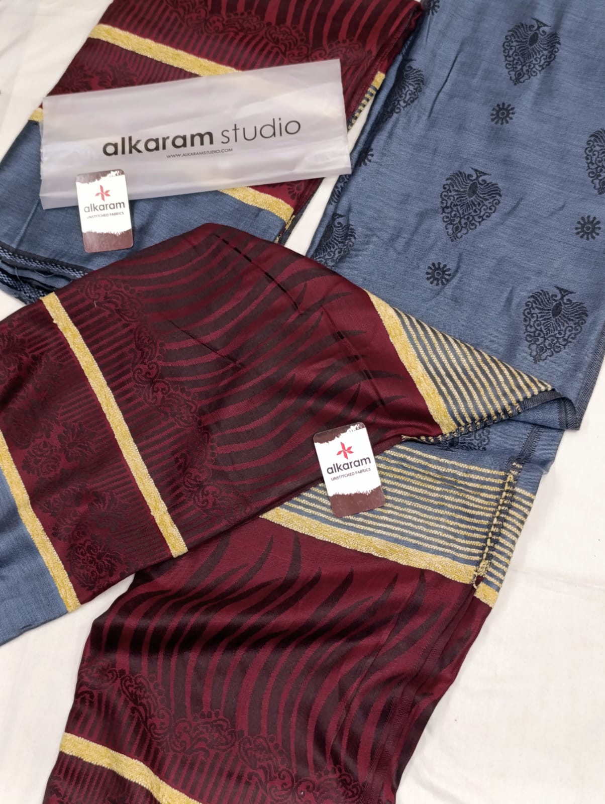 GENTS & LADIES PREMIUM SHAWLS