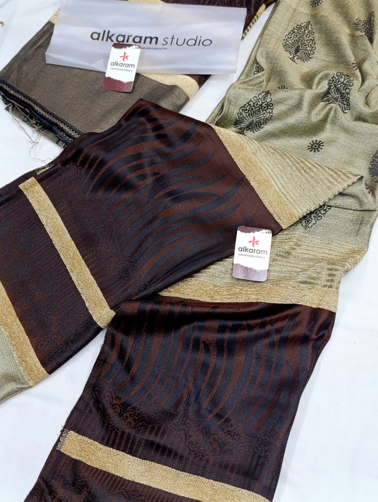 GENTS & LADIES PREMIUM SHAWLS