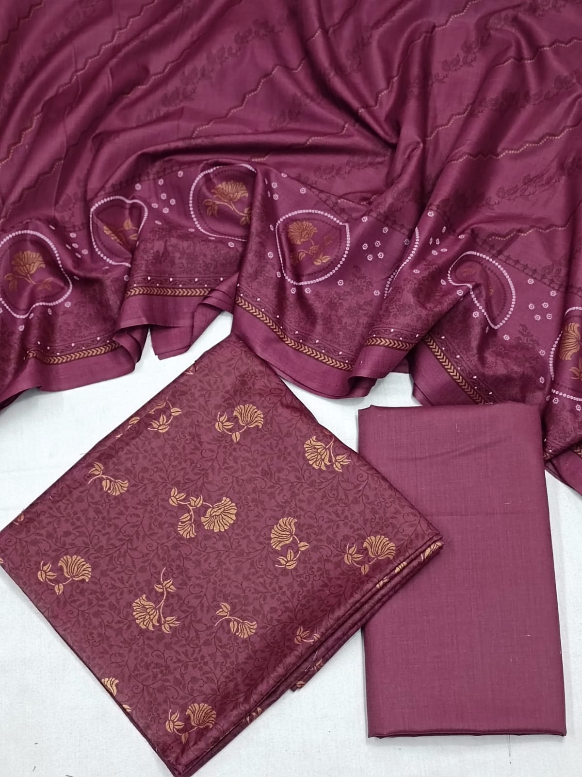 WRINKLE FREE LAWN UNSTICHED DRESS