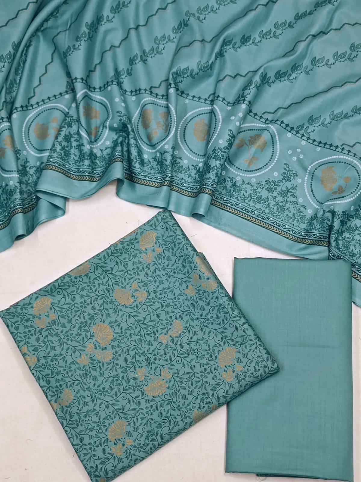 WRINKLE FREE LAWN UNSTICHED DRESS